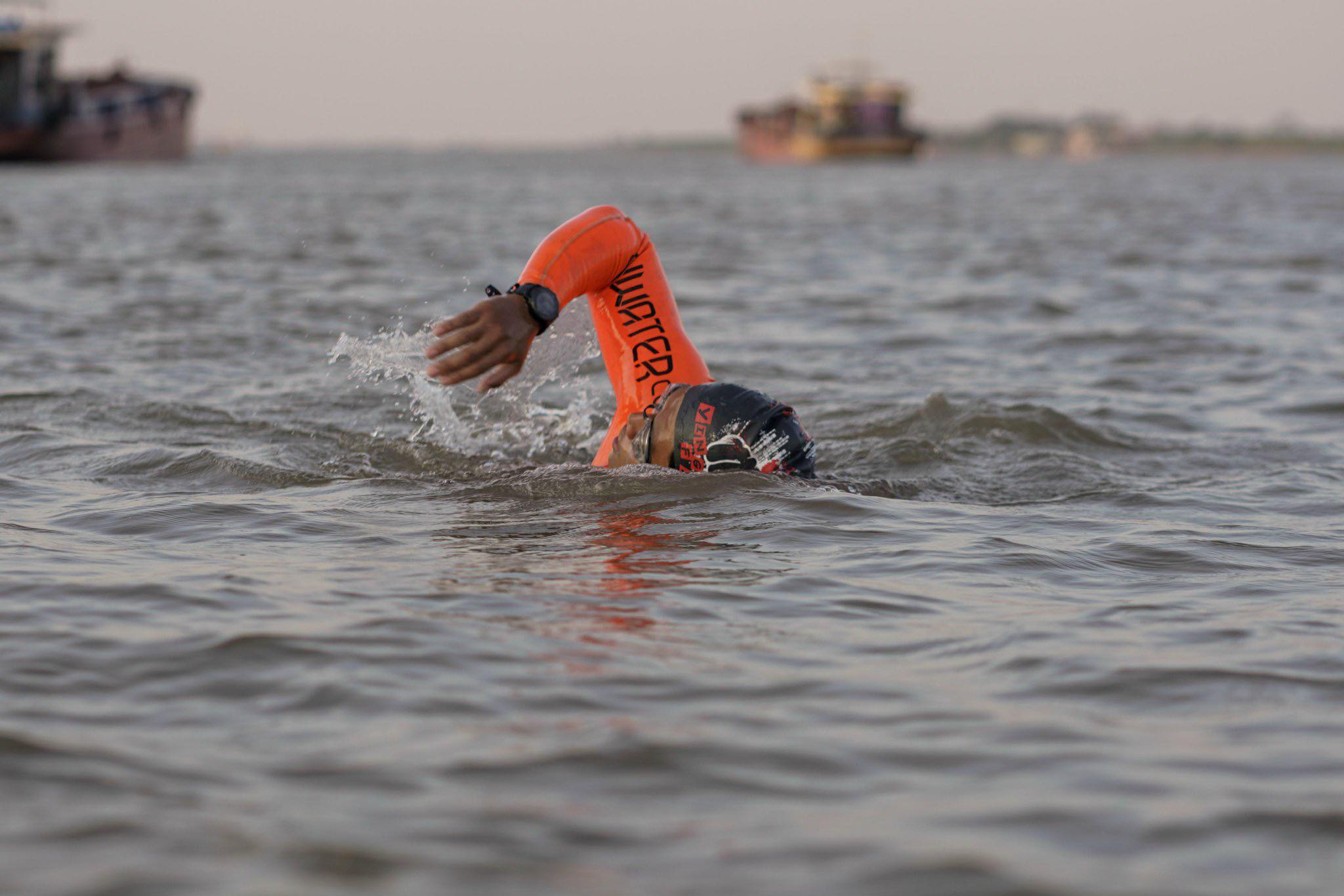 "Người cá" tiết lộ bí quyết bơi từ Hà Nội tới biển Thái Bình và kế hoạch vượt biển từ Bắc tới Nam - 5
