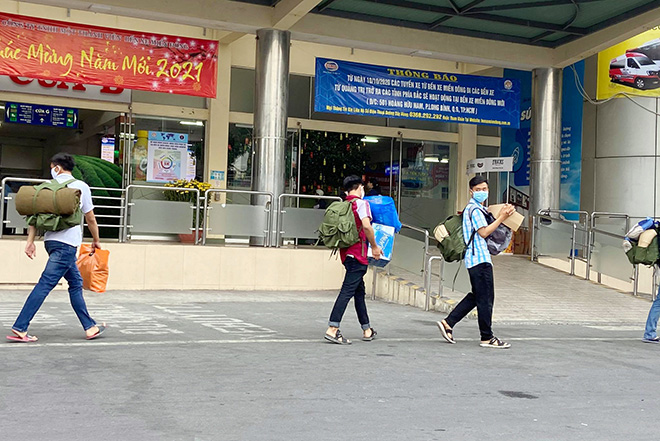 Hình ảnh khiến nhiều người bất ngờ ở bến xe Miền Đông trong ngày 24 tháng Chạp - 7