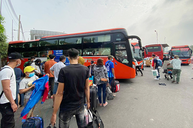 Hình ảnh khiến nhiều người bất ngờ ở bến xe Miền Đông trong ngày 24 tháng Chạp - 8