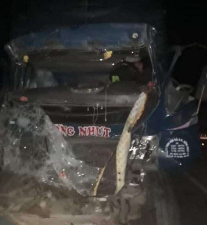 Tai nạn liên hoàn trên QL1A qua Ninh Thuận, tài xế và phụ xe tử vong - 2