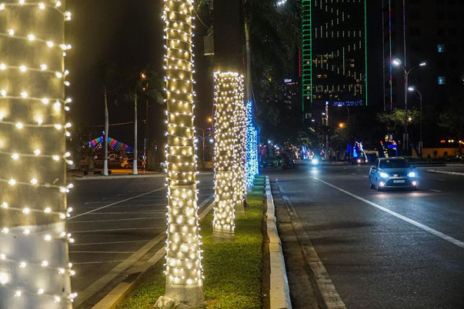 Đà Nẵng lung linh về đêm trước thềm năm mới - 5