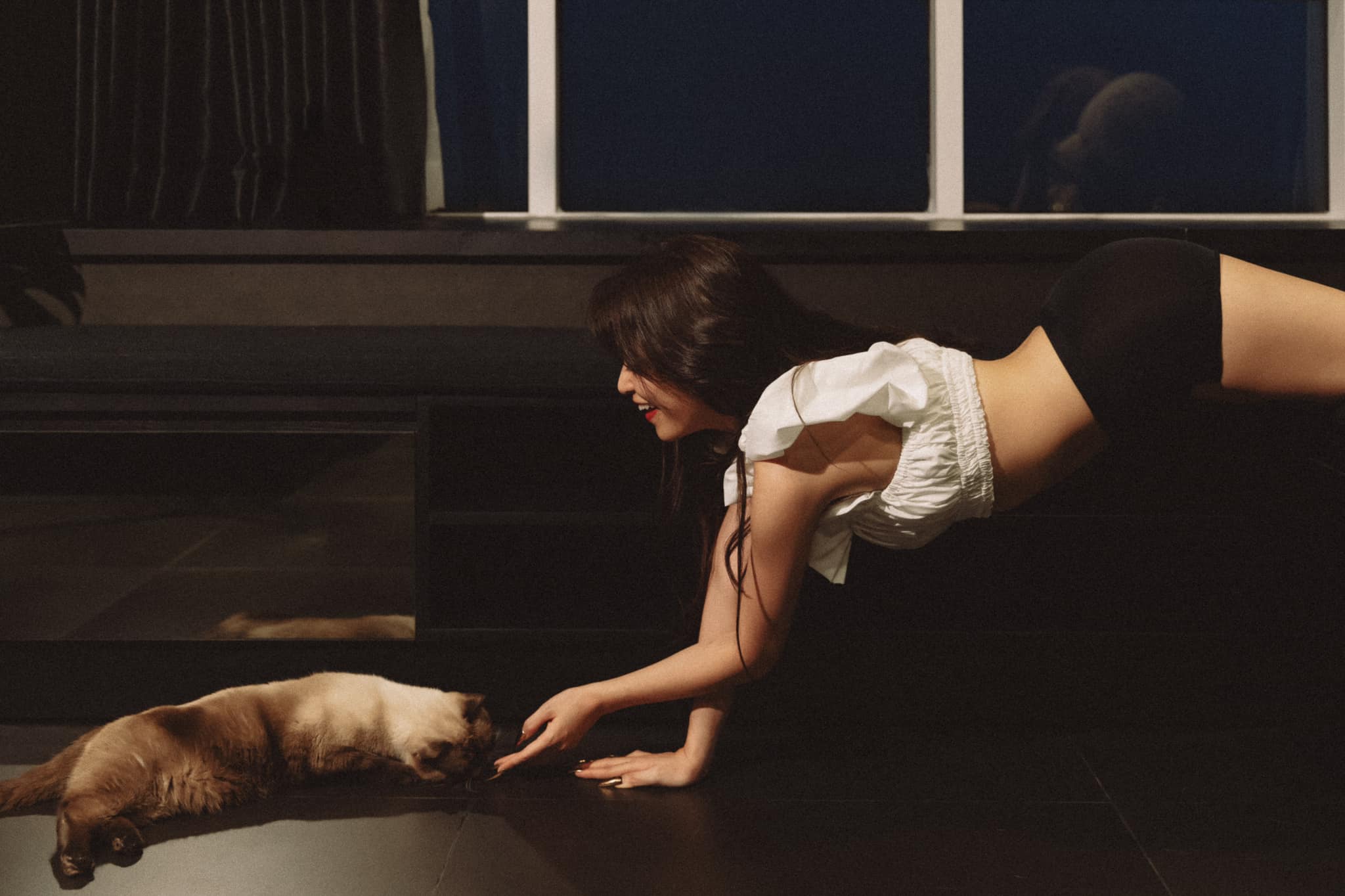 Hết thảm hoạ “đô con”, Hoàng Thuỳ Linh lấy lại vóc dáng sexy đầy mê hoặc ở tuổi “băm” - 3