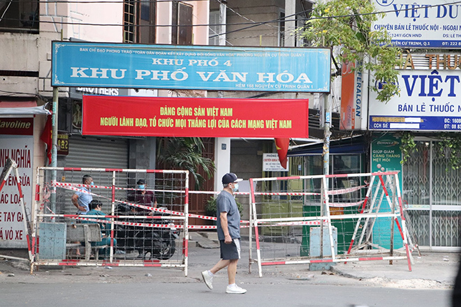 TP.HCM phong tỏa nhiều nơi liên quan đến 4 ca nhiễm COVID-19 là nhân viên sân bay Tân Sơn Nhất - 7