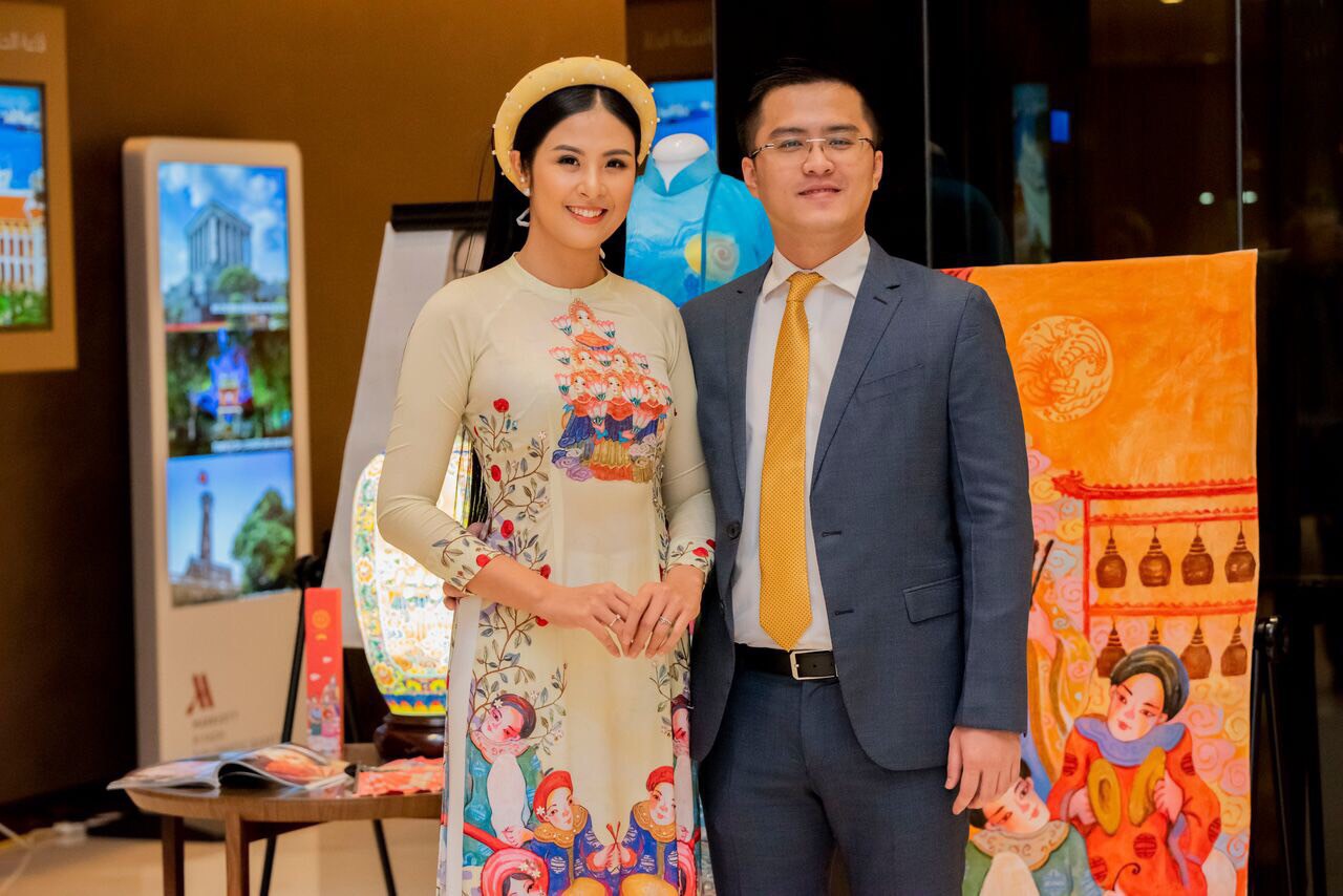 "Hoa hậu ngoan nhất Vbiz" nói gì về thời điểm kết hôn với bạn trai làm ở Bộ Ngoại giao? - 1