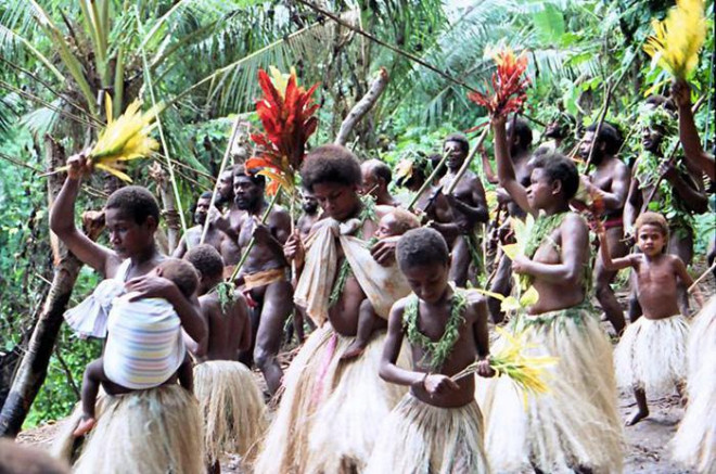 Lễ hội độc đáo đàn ông Vanuatu bán khỏa thân thực hiện cú nhảy “tử thần” hút du khách - 1