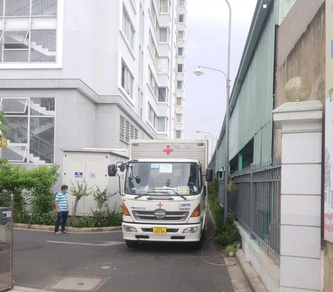 Clip: Không khí đón Tết bên trong chung cư bị phong toả - 2