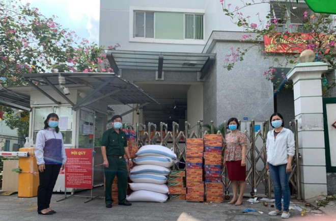 Clip: Không khí đón Tết bên trong chung cư bị phong toả - 10