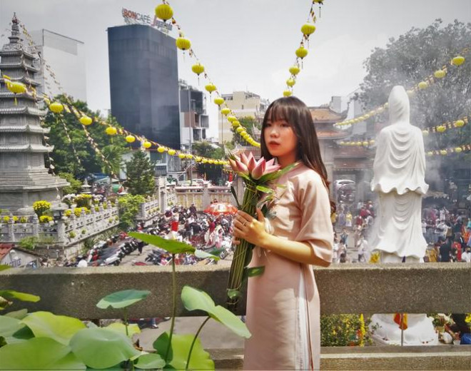 Người Sài Gòn xếp hàng dài đánh chuông ngày đầu năm mới - 7