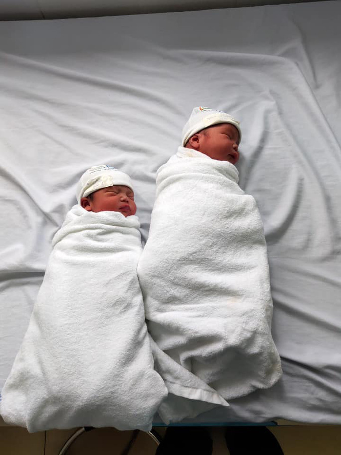 Em bé chào đời trong khu cách ly thời Covid-19 sát giao thừa - 11