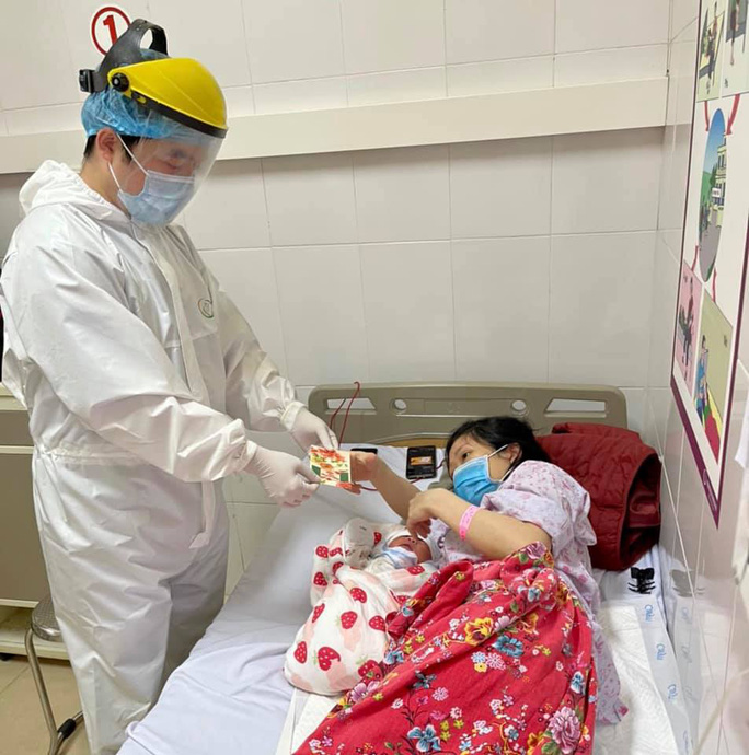 Em bé chào đời trong khu cách ly thời Covid-19 sát giao thừa - 6