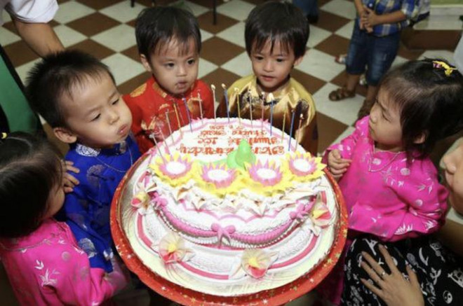 Ca sinh 5 đầu tiên ở TP HCM giờ ra sao? - 10
