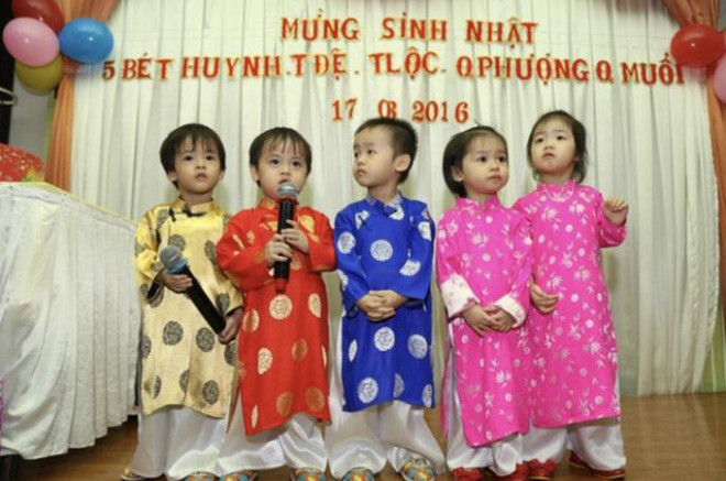 Ca sinh 5 đầu tiên ở TP HCM giờ ra sao? - 11