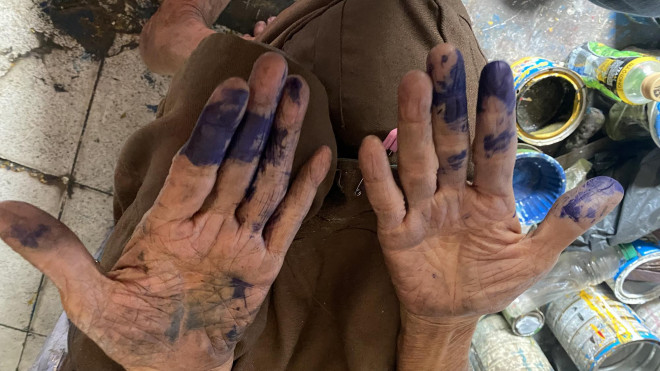 Người vẽ bảng hiệu bằng tay cuối cùng ở TP HCM - 5