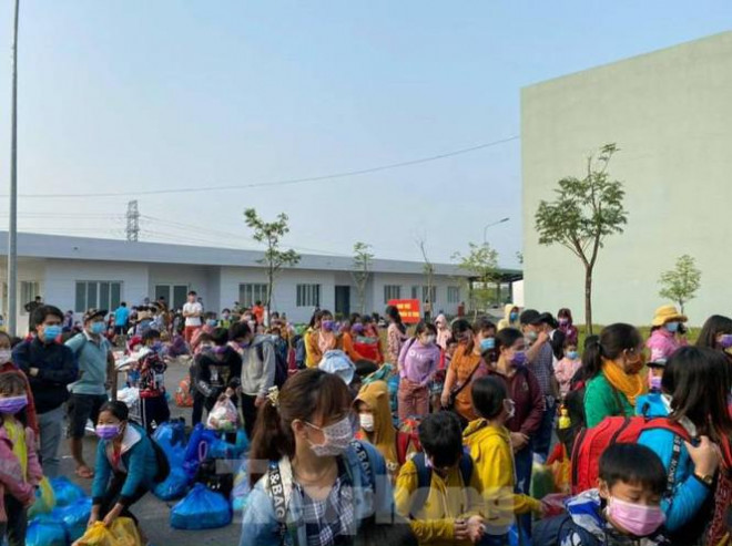 Hơn 100 trẻ em rời khu cách ly ở Bình Dương về nhà ngày mùng 3 Tết - 3