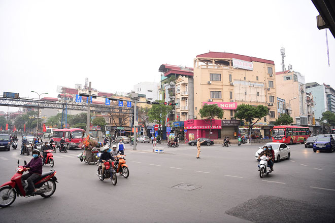 Ngỡ ngàng giao thông Hà Nội sau kỳ nghỉ Tết Nguyên đán - 2