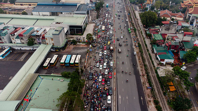 Ngỡ ngàng giao thông Hà Nội sau kỳ nghỉ Tết Nguyên đán - 13