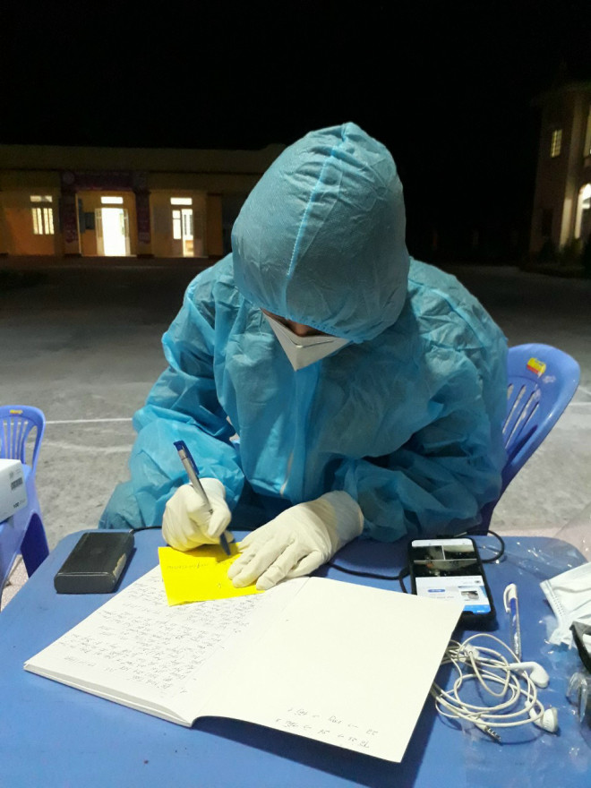 Cẩm Giàng: Nữ y tá cách con 30m trong tâm dịch, nghe tiếng con khóc xé ruột gan mà không thể chạm vào - 2