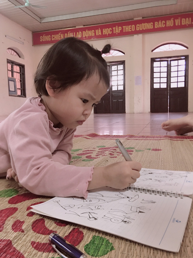 Cẩm Giàng: Nữ y tá cách con 30m trong tâm dịch, nghe tiếng con khóc xé ruột gan mà không thể chạm vào - 6