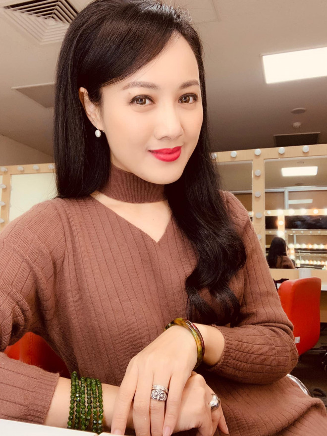 BTV Hoài Anh "hack tuổi" khó tin, siêu mẫu Hà Anh mặc bikini nóng bỏng - 2