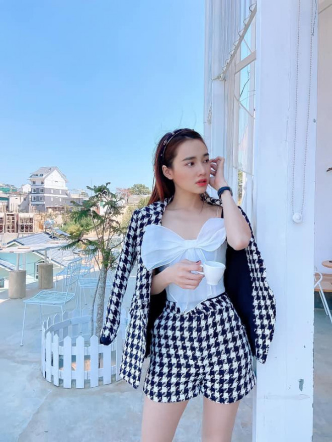 BTV Hoài Anh "hack tuổi" khó tin, siêu mẫu Hà Anh mặc bikini nóng bỏng - 11