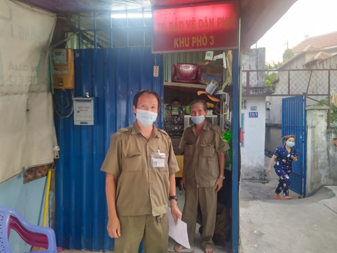 Chuyện chưa kể ở con hẻm vừa gỡ phong tỏa: "Đêm nay, chúng tôi được ăn Tết" - 2