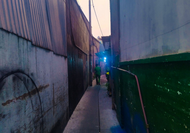 Chuyện chưa kể ở con hẻm vừa gỡ phong tỏa: "Đêm nay, chúng tôi được ăn Tết" - 8