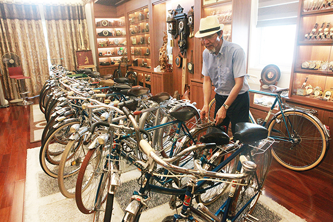 Năm 2019, ông Đào Xuân Tình được Hội kỷ lục gia công nhận là người có bộ sưu tập xe đạp Peugeot sản xuất tại Cộng hòa Pháp có số lượng nhiều nhất thế giới. Hiện tại, bộ sưu tập này đã lên đến 128 chiếc
