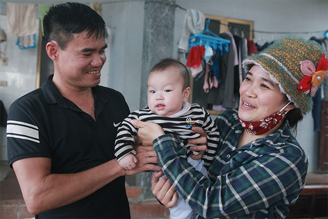 Cặp vợ chồng làm lễ “tình phộc” ở miếu Đụ Đị tiết lộ tin vui sau 5 năm là "người được chọn" - 8