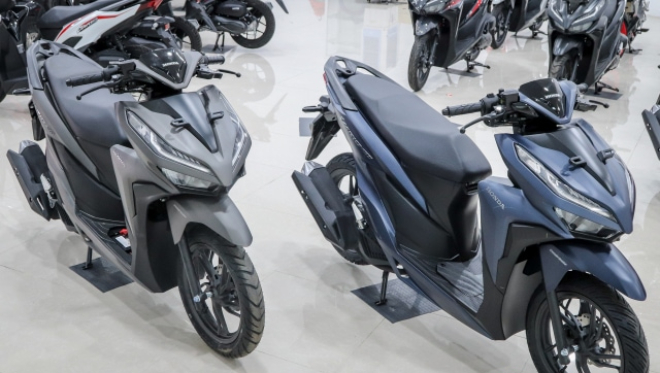 Giá xe Honda Vario 150 xanh nhám nhập khẩu Indonesia 2021