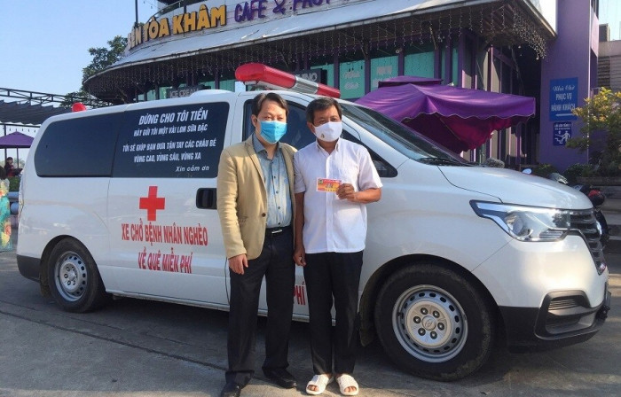 Cận cảnh 30' phục vụ quán cơm, ông Đoàn Ngọc Hải được trả "lương khủng" - 2