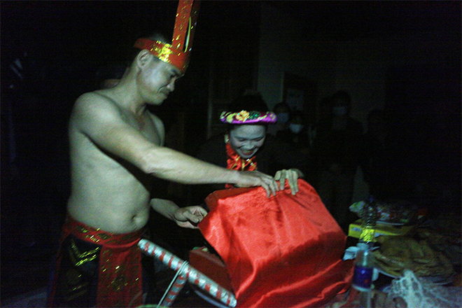 Nửa đêm, nghe tiếng Nõ và Nường “phộc” vào nhau ở miếu Đụ Đị - 11