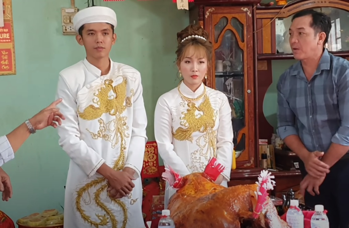 Người vợ bí mật 4 năm gắn bó với YouTuber phụ hồ Sang Vlog từ lúc nghèo khó là ai? - 1