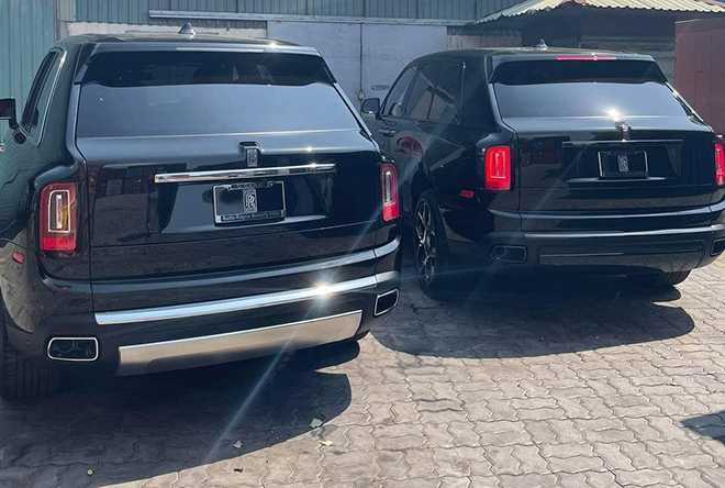 Rolls-Royce Cullinan cập cảng Việt Nam liền lúc 2 chiếc, có cả bản Black Badge ấn tượng - 1