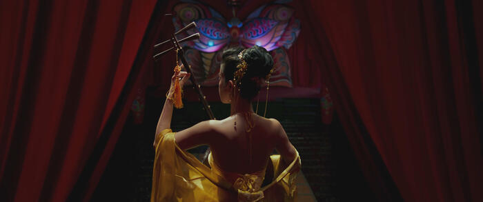 "Thuý Kiều Tuyên Quang” gây choáng khi lộ chiếc bụng "đói" nổi cơ gồ ghề như võ sĩ - 4