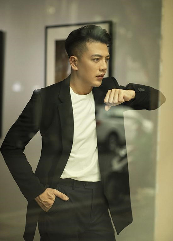 Bác sĩ hotboy “đốt mắt” với body cực phẩm khiến chị em khó rời mắt - 2