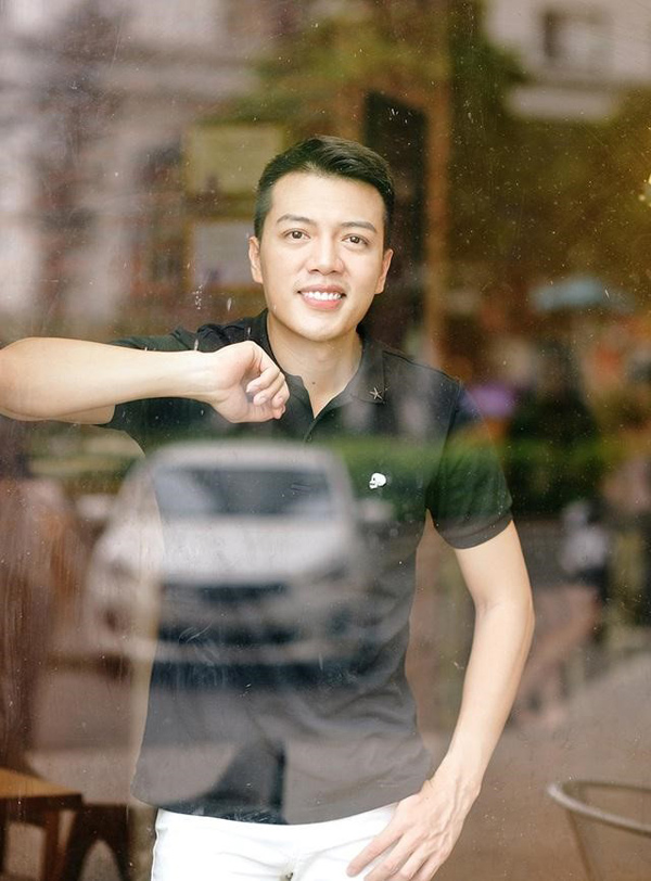 Bác sĩ hotboy “đốt mắt” với body cực phẩm khiến chị em khó rời mắt - 1