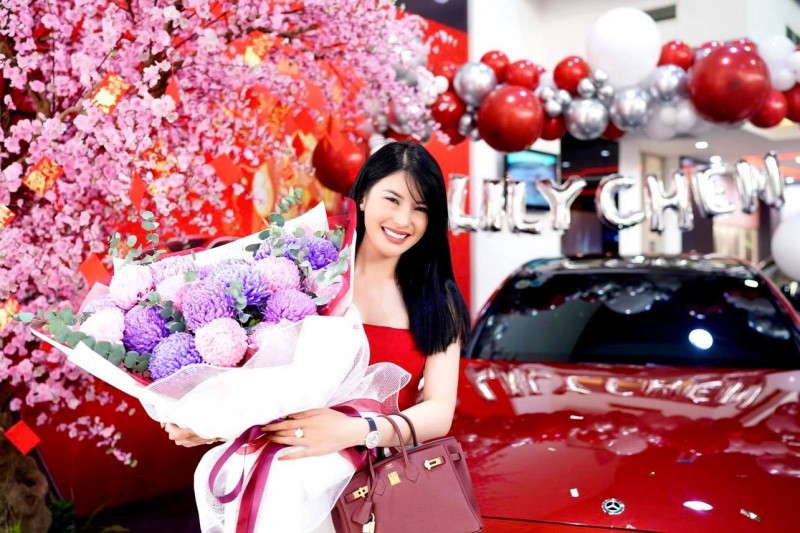 Kho túi hiệu đồ sộ của “Ngọc nữ bolero” Lily Chen - 1