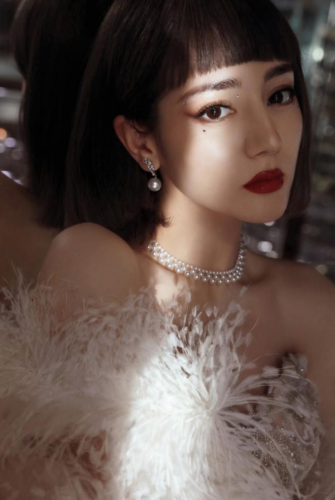 Địch Lệ Nhiệt Ba, ‘mỹ nữ 4000 năm’ gây chao đảo đêm hội Weibo vì nhan sắc tựa nữ thần - 3