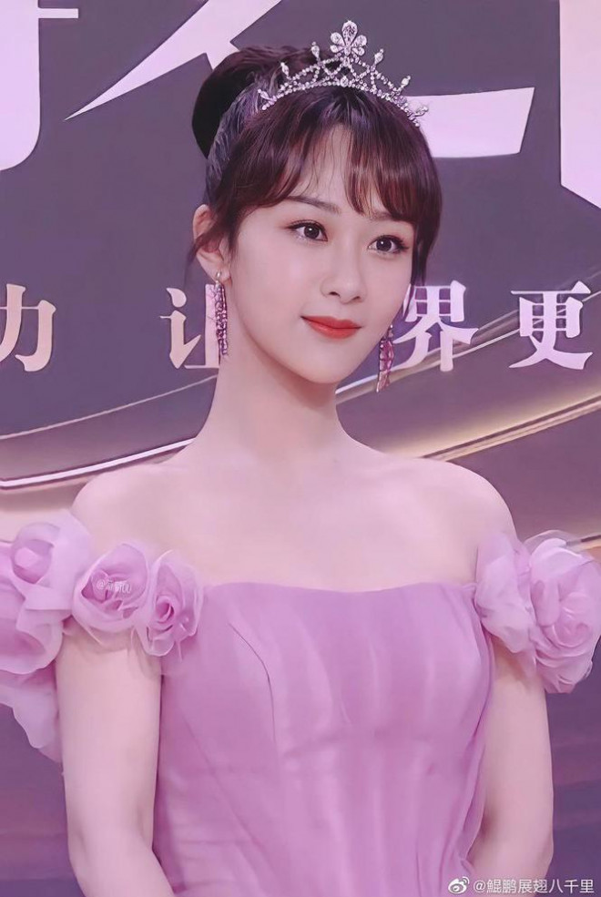 Địch Lệ Nhiệt Ba, ‘mỹ nữ 4000 năm’ gây chao đảo đêm hội Weibo vì nhan sắc tựa nữ thần - 10