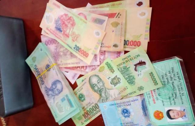 Nữ nhân viên đường sắt trả lại hàng chục triệu đồng cho người đánh rơi - 2