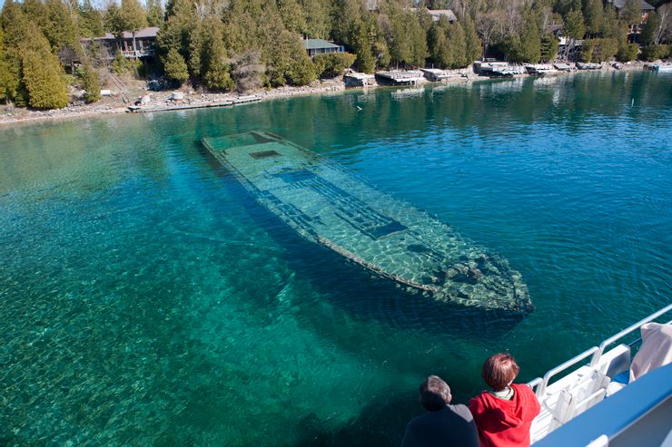 Sửng sốt trước những địa điểm này dưới nước, từ bảo tàng quân sự cho tới bưu điện - 6