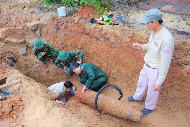 Bí mật dưới lòng đất bỗng &#34;lộ thiên&#34; khiến nhóm công nhân hú vía - 1