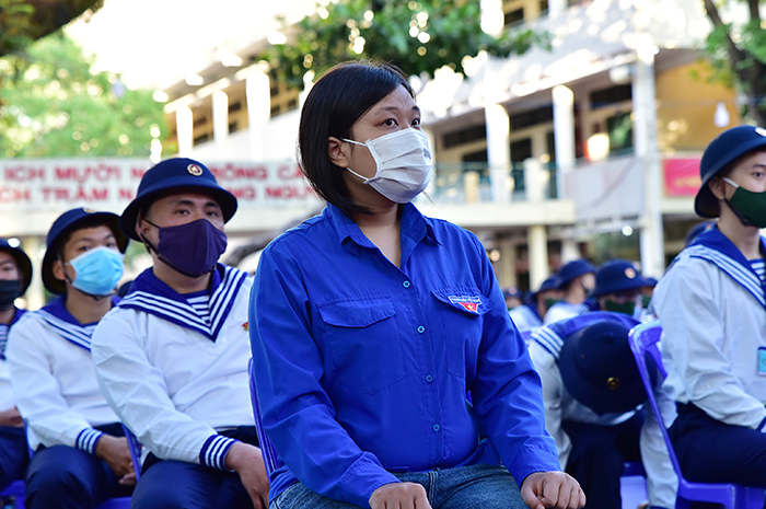 2 cô gái rạng rỡ giữa ngàn tân binh lên đường nhập ngũ - 9