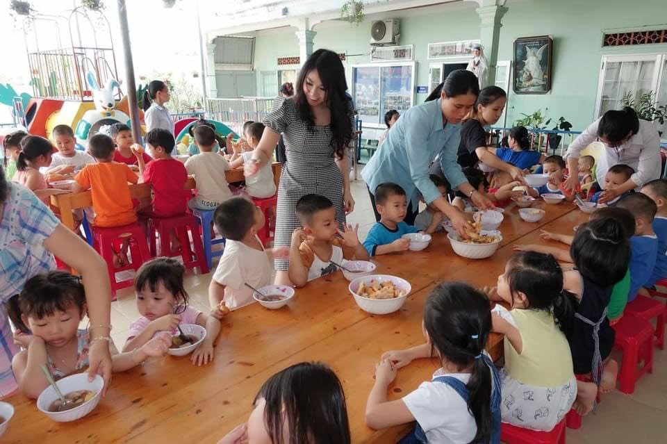 Người phụ nữ Việt kiều với tấm lòng nhân ái - 1