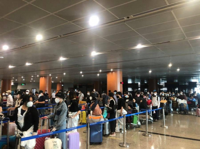 Hai chuyến bay đưa người Việt từ Myanmar về nước hạ cánh ở Đà Nẵng - 4