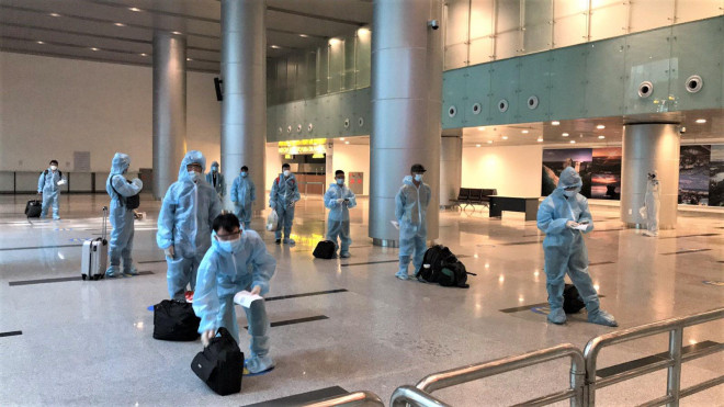 Hai chuyến bay đưa người Việt từ Myanmar về nước hạ cánh ở Đà Nẵng - 9