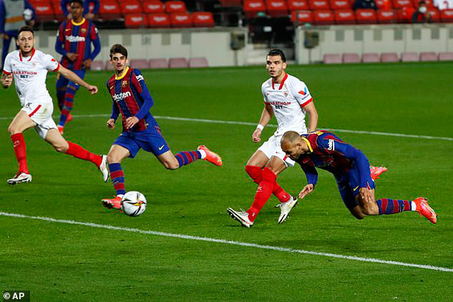 Barca ngược dòng vào chung kết Cúp nhà Vua, HLV Koeman bất an tái đấu PSG - 1