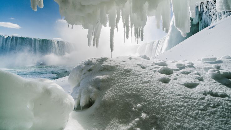 Thác nước hùng vĩ nhất thế giới bị đóng băng hoàn toàn và những điều kỳ diệu ít người biết tới - 4
