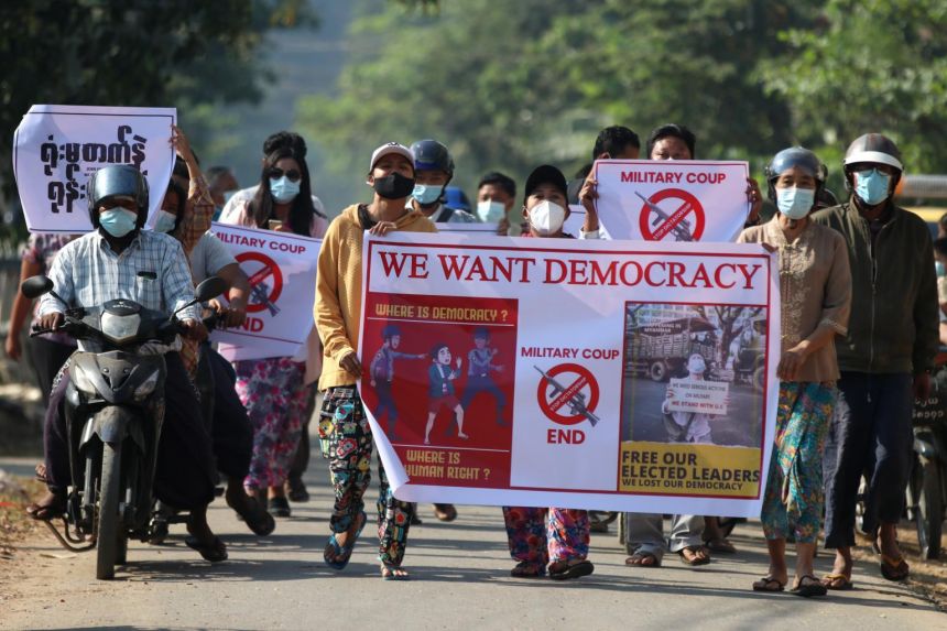 Đảo chính ở Myanmar: Hơn 600 cảnh sát bất ngờ đổi phe
