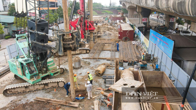 Cầu vượt sông Hồng hơn 2.500 tỷ gấp rút thi công sau kỳ nghỉ Tết - 4